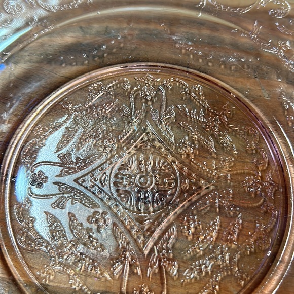 Pink depression glass covered dish - Picture 7 of 8